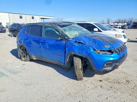 2023 Jeep Compass, VIN 3C4NJDDN6PT530292. Фото 4 з 6 з аукціону Copart. Каталог авто зі США OpenDataCar.