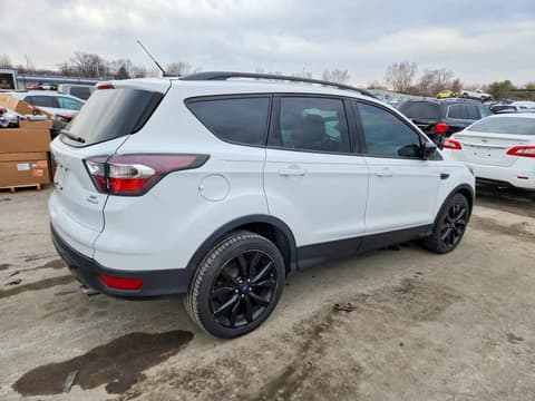 2017 Ford Escape, VIN 1FMCU0GD5HUA14003. Фото 3 из 6 с аукциона Copart. Каталог авто из США OpenDataCar.