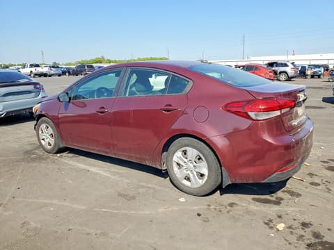 2017 Kia Forte, VIN 3KPFK4A77HE110750. Фото 2 з 6 з аукціону Copart. Каталог авто зі США OpenDataCar.