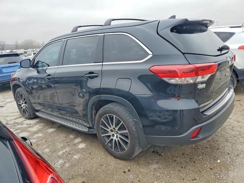 2018 Toyota Highlander, VIN 5TDKZRFH0JS548451. Фото 2 з 6 з аукціону Copart. Каталог авто зі США OpenDataCar.