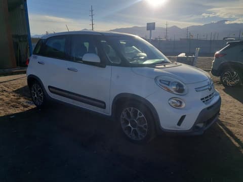 2014 Fiat 500L, VIN ZFBCFADH1EZ010835. Zdjęcie 4 z 6 z aukcji Copart. Katalog aut z USA OpenDataCar.