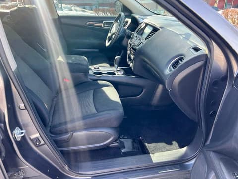 2017 Nissan Pathfinder, VIN 5N1DR2MM2HC664175. Фото 5 з 6 з аукціону Copart. Каталог авто зі США OpenDataCar.