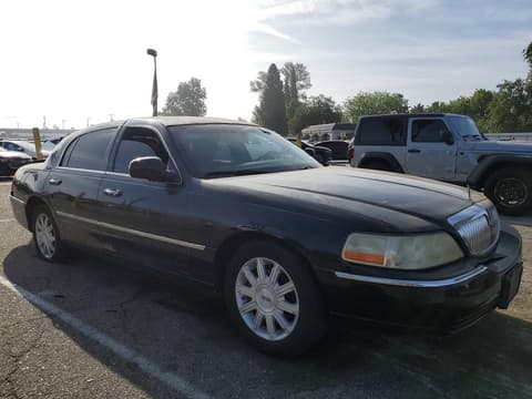 2011 Lincoln Town Car, VIN 2LNBL8CV5BX752668. Фото 4 з 6 з аукціону Copart. Каталог авто зі США OpenDataCar.