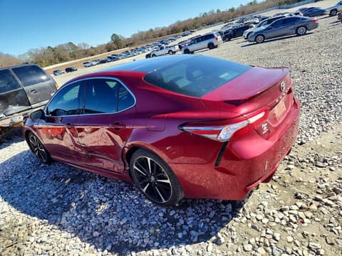 2018 Toyota Camry, VIN 4T1B61HK5JU636695. Фото 2 з 6 з аукціону Copart. Каталог авто зі США OpenDataCar.