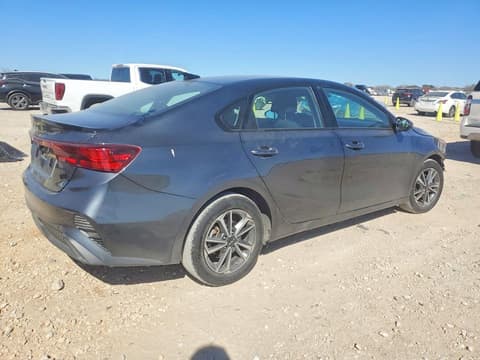 2024 Kia Forte, VIN 3KPF24ADXRE807434. Zdjęcie 3 z 6 z aukcji Copart. Katalog aut z USA OpenDataCar.