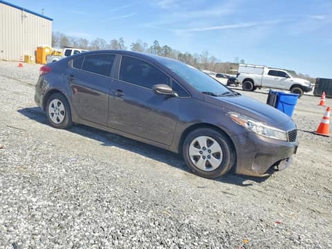 2017 Kia Forte, VIN 3KPFK4A71HE043191. Фото 4 з 6 з аукціону Copart. Каталог авто зі США OpenDataCar.