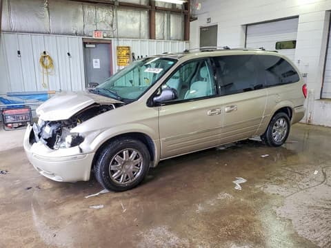 2005 Chrysler Town & Country, VIN 2C8GP64L85R130251. Photo 1 of 6 from Copart auction. OpenDataCar US salvage catalog.