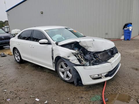 2015 Volkswagen Passat, VIN 1VWAS7A38FC115448. Фото 4 з 6 з аукціону Copart. Каталог авто зі США OpenDataCar.