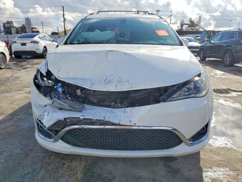 2017 Chrysler Pacifica, VIN 2C4RC1BG2HR564569. Фото 5 з 6 з аукціону Copart. Каталог авто зі США OpenDataCar.
