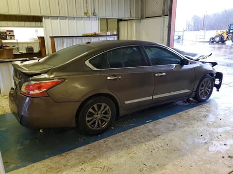 2015 Nissan Altima, VIN 1N4AL3AP7FC567618. Фото 3 з 6 з аукціону Copart. Каталог авто зі США OpenDataCar.
