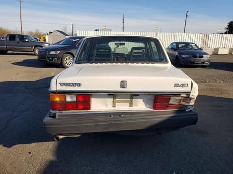 1993 Volvo 240, VIN YV1AS8808P1484192. Фото 6 из 6 с аукциона Copart. Каталог авто из США OpenDataCar.