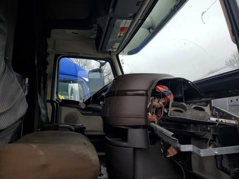 2016 Volvo VN, VIN 4V4NC9EJ7GN974546. Фото 5 з 6 з аукціону Copart. Каталог авто зі США OpenDataCar.