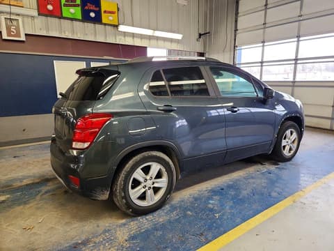 2021 Chevrolet Trax, VIN KL7CJLSB8MB321446. Фото 3 з 6 з аукціону Copart. Каталог авто зі США OpenDataCar.