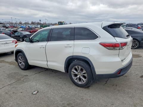2015 Toyota Highlander, VIN 5TDBKRFH5FS084195. Photo 2 of 6 from Copart auction. OpenDataCar US salvage catalog.