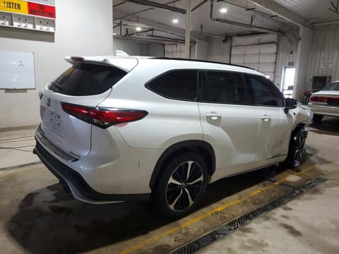 2022 Toyota Highlander, VIN 5TDLZRBH4NS255460. Фото 3 з 6 з аукціону Copart. Каталог авто зі США OpenDataCar.