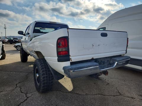 2001 Dodge Ram 2500, VIN 1B7KF23671J558863. Фото 2 из 6 с аукциона Copart. Каталог авто из США OpenDataCar.