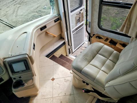 2005 Freightliner Chassis, VIN 4UZAAHDC05CU57297. Фото 5 з 6 з аукціону Copart. Каталог авто зі США OpenDataCar.