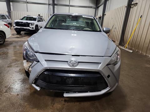 2018 Toyota Yaris, VIN 3MYDLBYV0JY325521. Фото 5 з 6 з аукціону Copart. Каталог авто зі США OpenDataCar.
