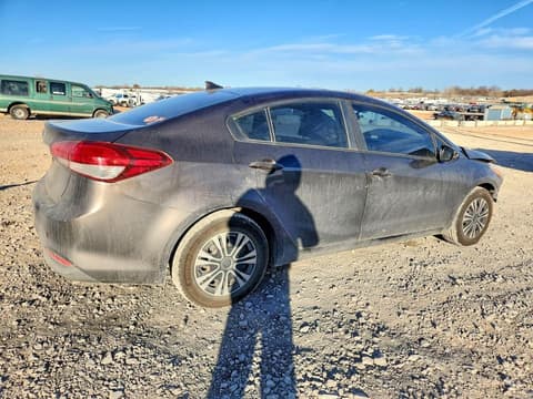 2017 Kia Forte, VIN 3KPFK4A79HE154104. Фото 3 из 6 с аукциона Copart. Каталог авто из США OpenDataCar.