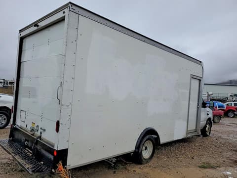 2019 Ford Econoline, VIN 1FDWE4F69KDC73864. Zdjęcie 3 z 6 z aukcji Copart. Katalog aut z USA OpenDataCar.