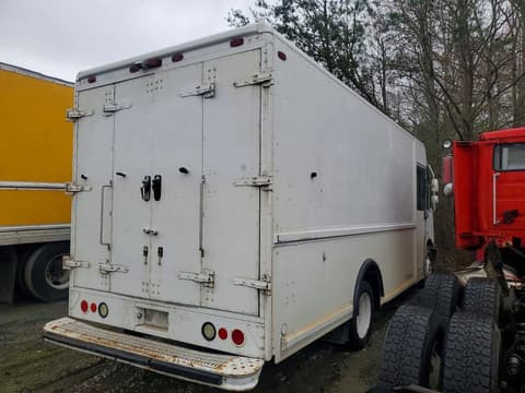 2004 Freightliner Mt45g, VIN 4UZAANBW34CN68775. Фото 3 з 6 з аукціону Copart. Каталог авто зі США OpenDataCar.