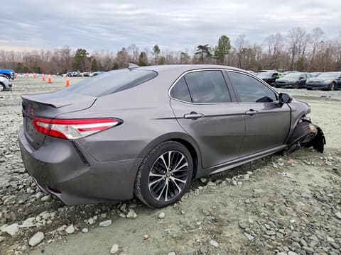 2020 Toyota Camry, VIN 4T1G11AK7LU943304. Фото 3 з 6 з аукціону Copart. Каталог авто зі США OpenDataCar.