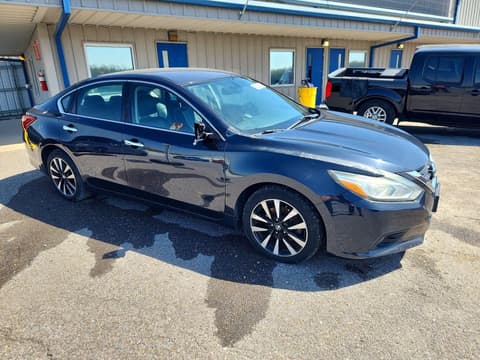 2018 Nissan Altima, VIN 1N4AL3AP8JC101821. Zdjęcie 4 z 6 z aukcji Copart. Katalog aut z USA OpenDataCar.