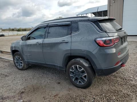 2020 Jeep Compass, VIN 3C4NJDDB9LT145132. Фото 2 з 6 з аукціону Copart. Каталог авто зі США OpenDataCar.