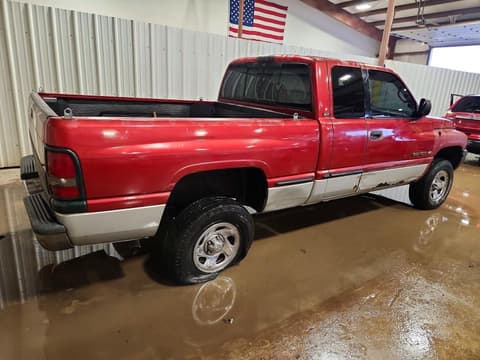 1998 Dodge Ram 1500, VIN 1B7HF13Z1WJ178259. Фото 3 з 6 з аукціону Copart. Каталог авто зі США OpenDataCar.