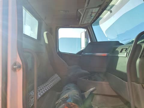 2019 Volvo VNR, VIN 4V4W19EHXKN905298. Zdjęcie 5 z 6 z aukcji Copart. Katalog aut z USA OpenDataCar.