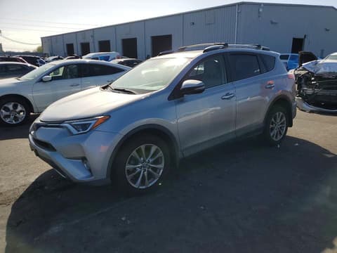 2018 Toyota RAV4, VIN JTMDFREV7JD239077. Фото 1 из 6 с аукциона Copart. Каталог авто из США OpenDataCar.