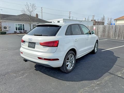 2018 Audi Q3, VIN WA1BCCFS6JR027592. Фото 4 з 6 з аукціону Copart. Каталог авто зі США OpenDataCar.