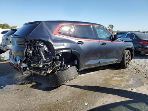 2024 Bmw XM, VIN 5YM33CS05R9W30972. Zdjęcie 3 z 6 z aukcji Copart. Katalog aut z USA OpenDataCar.