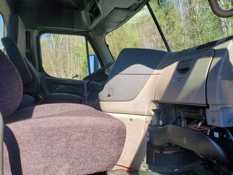 2014 Freightliner Cascadia, VIN 3AKJGEBGXESFS8836. Photo 5 of 6 from Copart auction. OpenDataCar US salvage catalog.