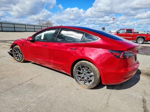 2022 Tesla Model 3, VIN 5YJ3E1EB0NF136605. Фото 2 з 6 з аукціону Copart. Каталог авто зі США OpenDataCar.