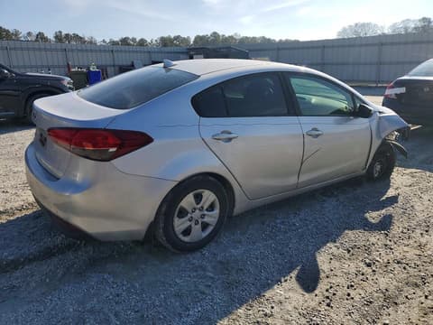 2017 Kia Forte, VIN 3KPFK4A78HE103712. Фото 3 з 6 з аукціону Copart. Каталог авто зі США OpenDataCar.