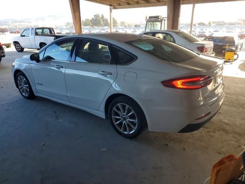 2019 Ford Fusion, VIN 3FA6P0LU4KR105671. Фото 2 з 6 з аукціону Copart. Каталог авто зі США OpenDataCar.