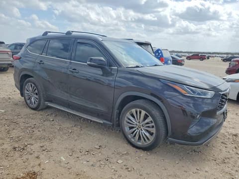 2022 Toyota Highlander Hybrid, VIN 5TDFARAHXNS014623. Zdjęcie 4 z 6 z aukcji Copart. Katalog aut z USA OpenDataCar.