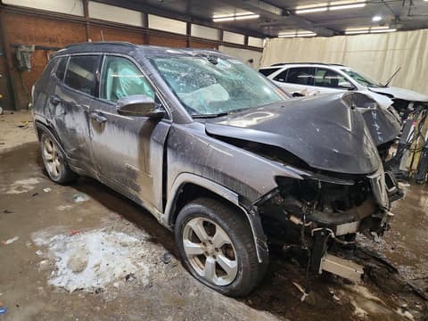 2020 Jeep Compass, VIN 3C4NJDBB2LT165256. Фото 4 з 6 з аукціону Copart. Каталог авто зі США OpenDataCar.