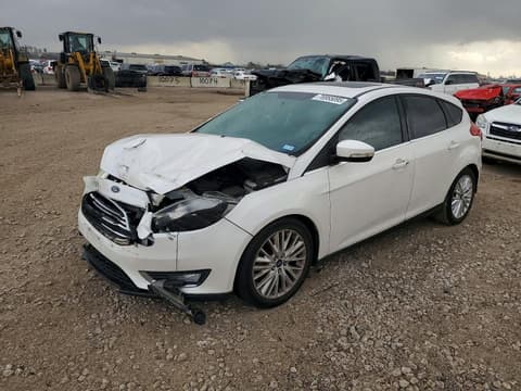 2015 Ford Focus, VIN 1FADP3N20FL323471. Zdjęcie 1 z 6 z aukcji Copart. Katalog aut z USA OpenDataCar.