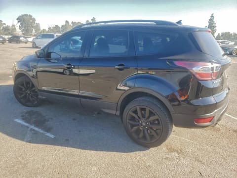 2018 Ford Escape, VIN 1FMCU0GD9JUA37239. Фото 2 з 6 з аукціону Copart. Каталог авто зі США OpenDataCar.