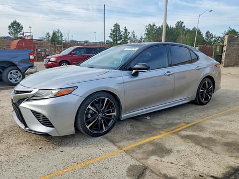 2019 Toyota Camry, VIN 4T1B61HK0KU183605. Фото 1 з 6 з аукціону Copart. Каталог авто зі США OpenDataCar.