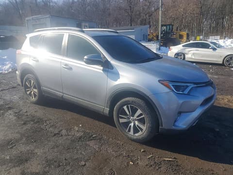 2018 Toyota RAV4, VIN JTMRFREV1JJ235825. Фото 4 з 6 з аукціону Copart. Каталог авто зі США OpenDataCar.