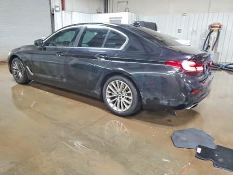 2022 Bmw 5 Series, VIN WBA13BJ00NCH98611. Фото 2 з 6 з аукціону Copart. Каталог авто зі США OpenDataCar.
