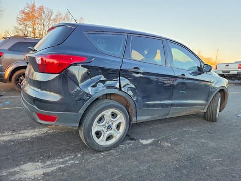 2019 Ford Escape, VIN 1FMCU0F71KUA21324. Фото 3 з 6 з аукціону Copart. Каталог авто зі США OpenDataCar.