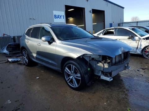 2021 Volvo XC60, VIN YV4102RK7M1686054. Zdjęcie 4 z 6 z aukcji Copart. Katalog aut z USA OpenDataCar.