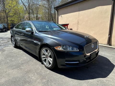 2011 Jaguar XJ-Series, VIN SAJWA2GB8BLV15633. Zdjęcie 1 z 6 z aukcji Copart. Katalog aut z USA OpenDataCar.