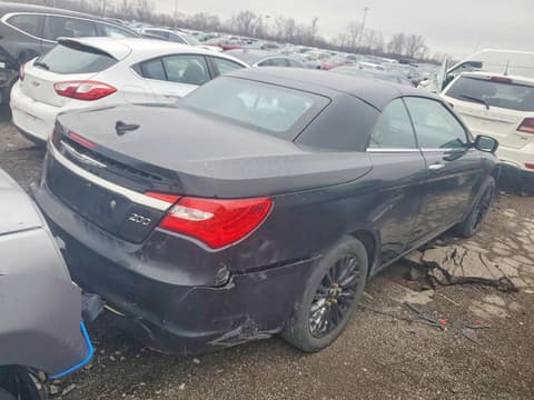2011 Chrysler 200, VIN 1C3BC7EG4BN528875. Фото 3 из 6 с аукциона Copart. Каталог авто из США OpenDataCar.