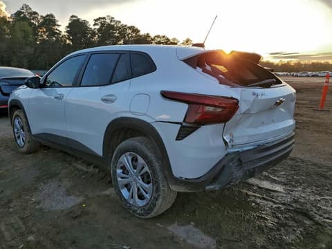 2025 Chevrolet Trax, VIN KL77LFEP8SC307672. Фото 2 з 6 з аукціону Copart. Каталог авто зі США OpenDataCar.