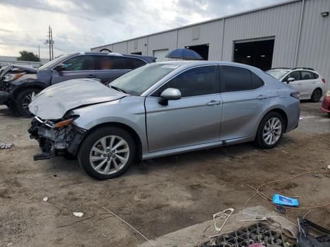 2024 Toyota Camry, VIN 4T1C11AKXRU870839. Фото 1 з 6 з аукціону Copart. Каталог авто зі США OpenDataCar.